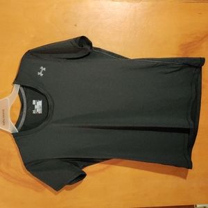 ✨Under Armor women's size large fitted short sleeve shirt